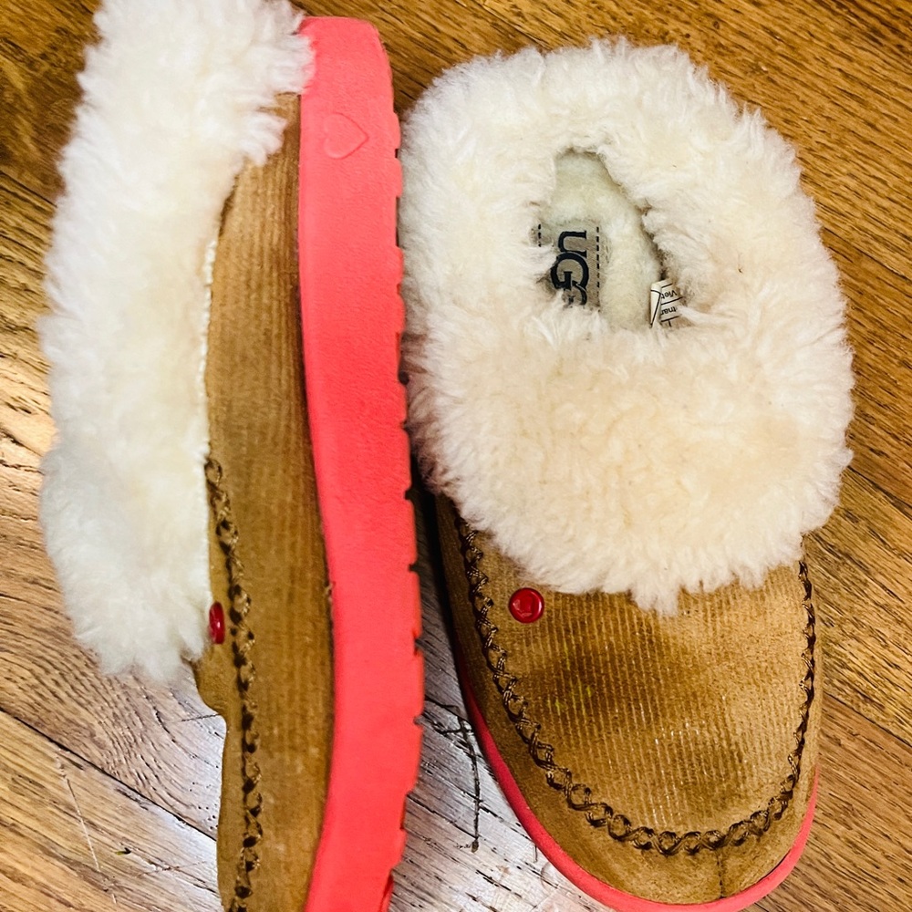 Ugg girls slipper shoes size 13